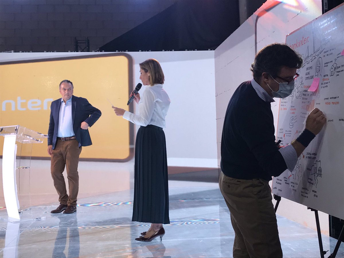 Seguimos dibujando en la convención de  #BankinterReddeAgentes
Fantástica ponencia de apertura del Director General