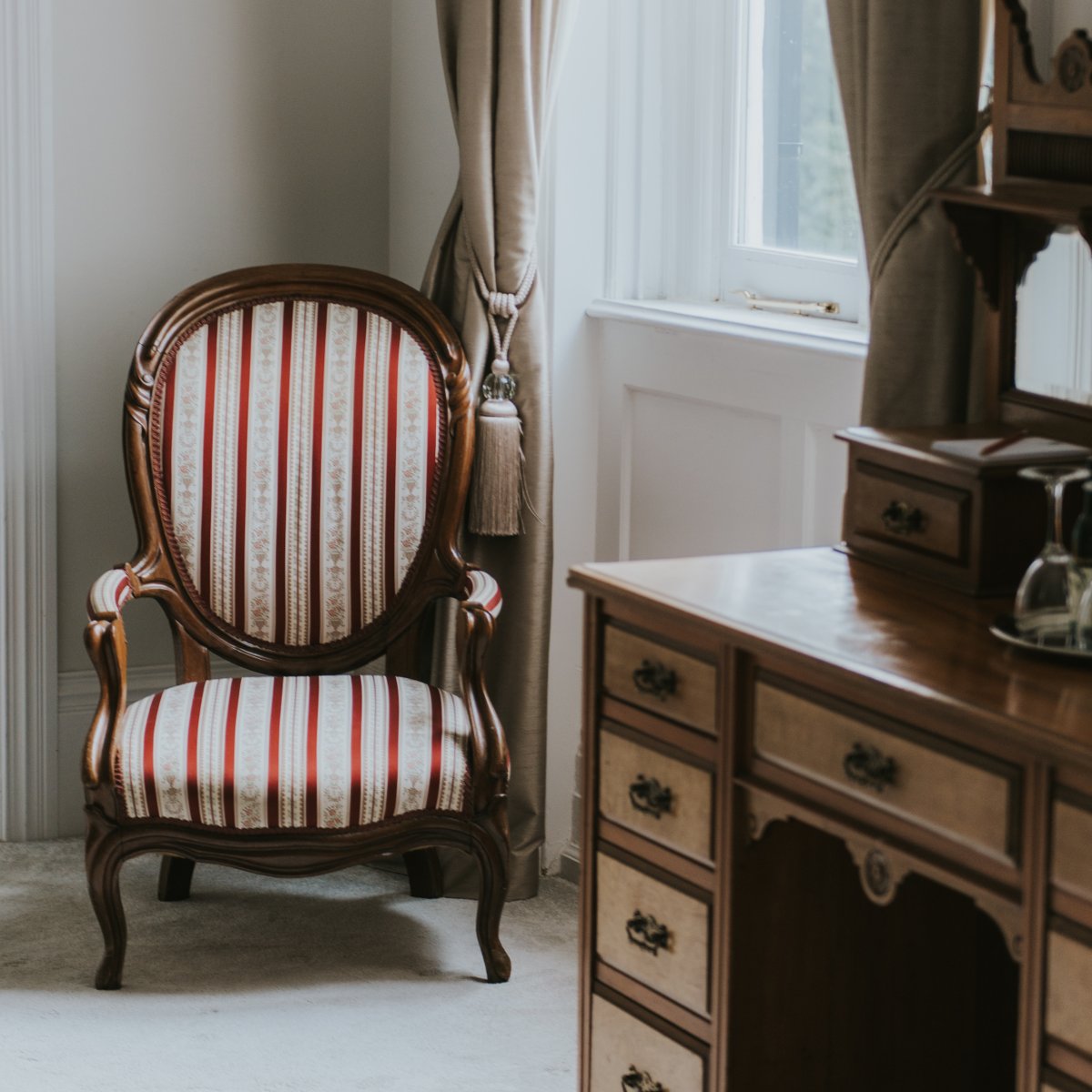 For Β£65, yes you did read that right, enjoy an overnight stay, a Continental style breakfast delivered to your door the following morning and your choice of house wine β white, red or rose β waiting in your room upon arrival. A perfect weekend treat https://t.co/hJSLGipeyJ https://t.co/GhWpSHeRX9