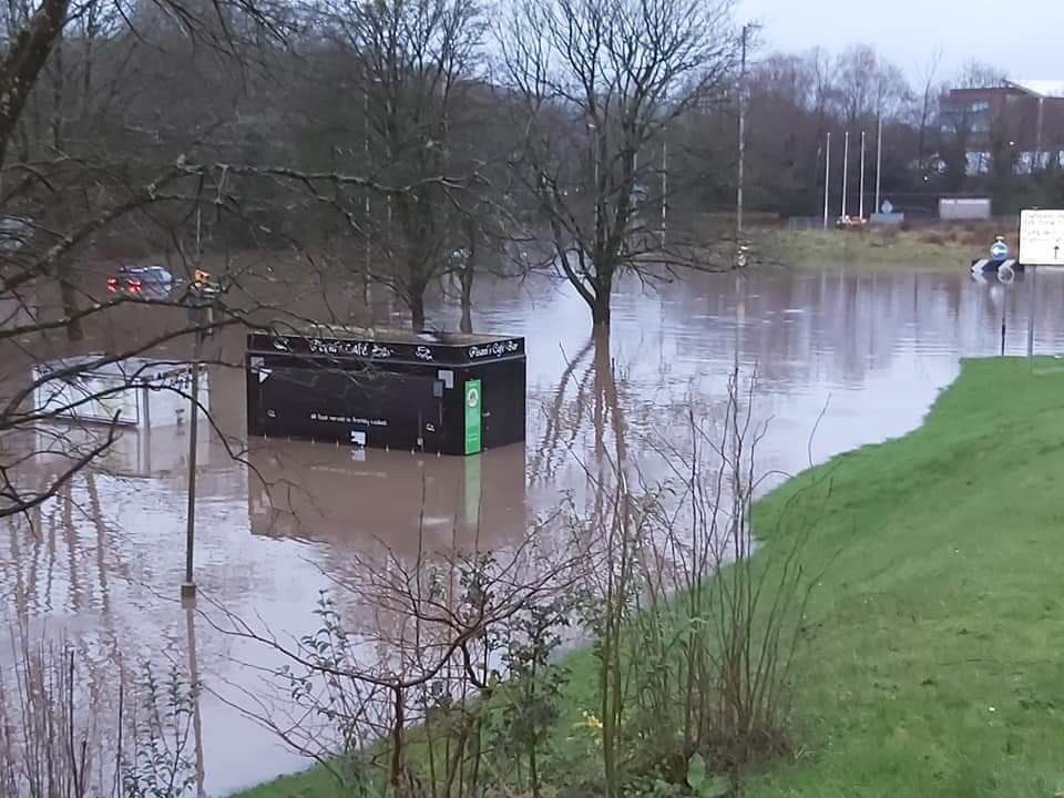 Today we published the findings of our review on the February 2020 flooding events. I've read wearing two hats. One as a  @NatResWales staff on incident response in February, and the other as a resident of an area affected - and still recovering - from it.A thread.