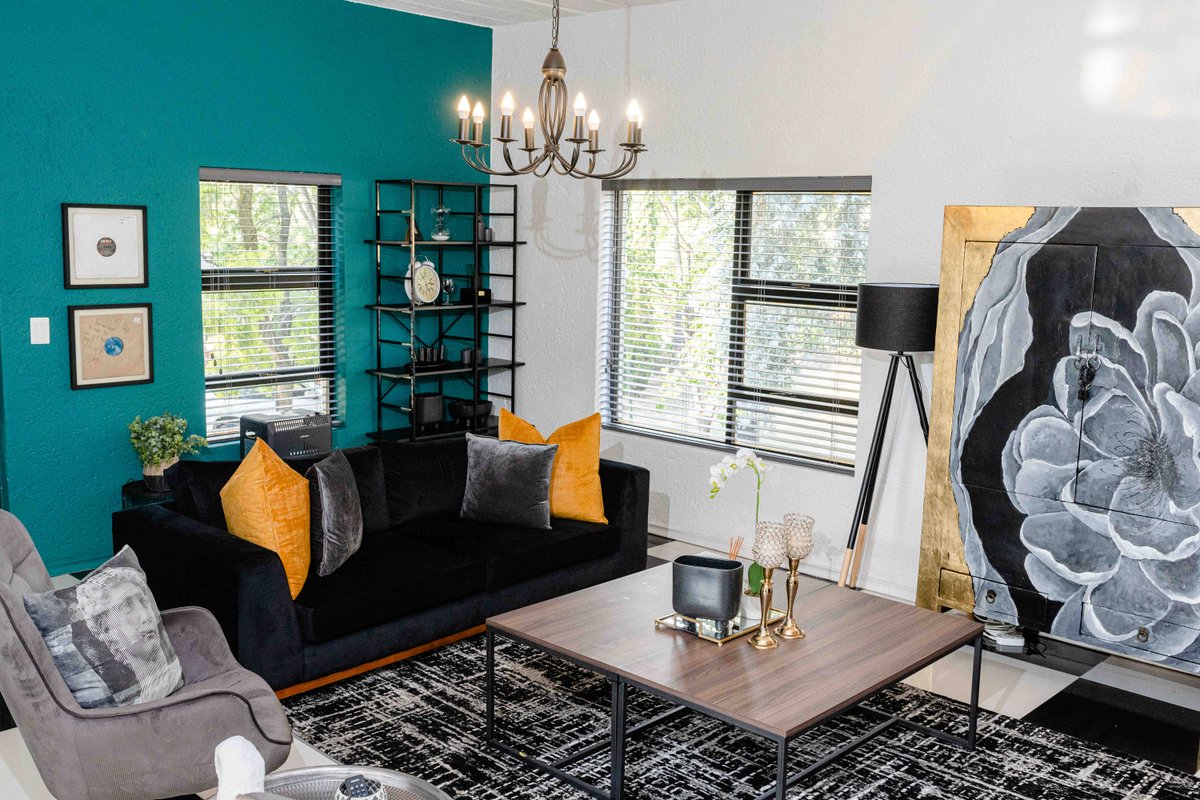 DJZinhle's tweet image. AirBnB alert‼️

My apartment in Bryanston, Johannesburg is now available on AirBnB. 

airbnb.com/h/jiyanehome