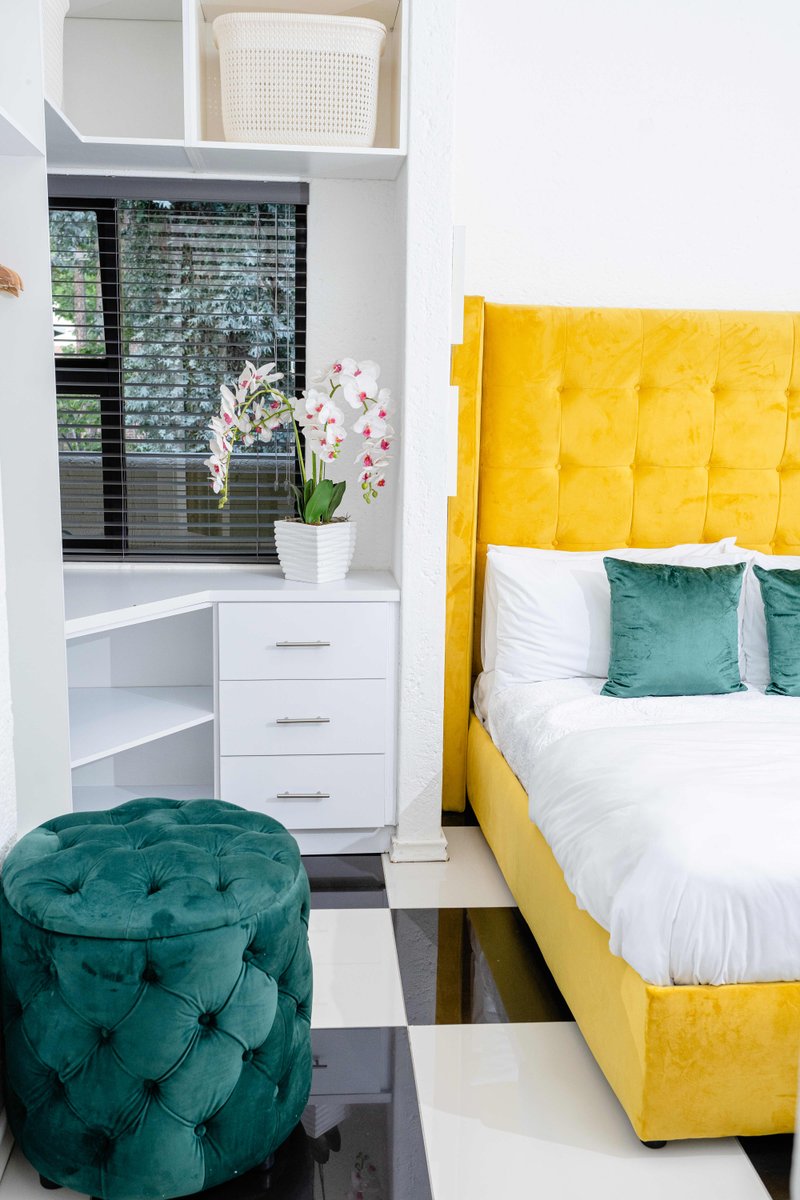 DJZinhle's tweet image. AirBnB alert‼️

My apartment in Bryanston, Johannesburg is now available on AirBnB. 

airbnb.com/h/jiyanehome