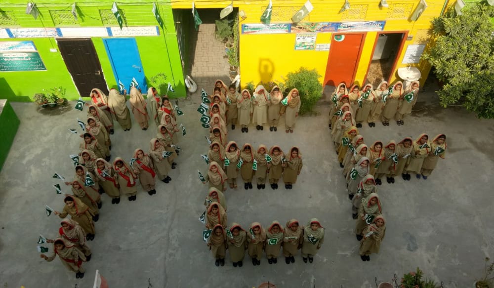 JvdMayo's tweet image. پیف سکول پنجاب بھر  میں غریب سٹوڈنٹس کے لیے ایک نعمت سے کم نہیں ہے کم واسیلہ آمد ن رکھنے والے افراد کے بچے معیاری تعلیم حاصل کر رهے ہیں ان سکولو ں میں ساتھ ساتھ کم آمدنی والے والدین کی بچیا ں گھر کے قریب روز گار حاصل کر کے والدین کا ہاتھ بٹا رہی ہیں 
@A5Malik 
@ShandanaGulzar