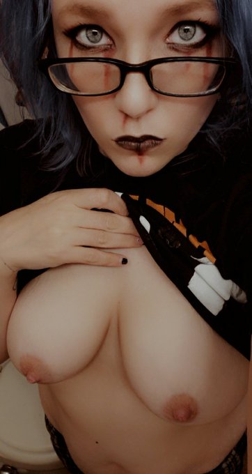 Come follow me https://t.co/IRzSKhHMAr https://t.co/mqLPhEWrjS<a href="/tag/halloween"class="tags"><span>#halloween</span></a><a href="/tag/spookyseason"class="tags"><span>#spookyseason</span></a><a href="/tag/onlyfan"class="tags"><span>#onlyfan</span></a>