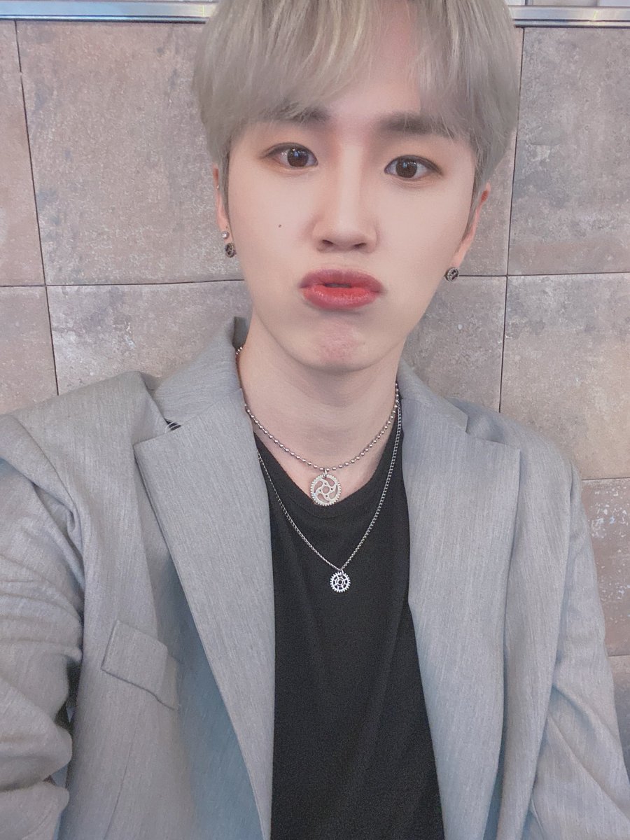 7OC_official's tweet image. [#이솔]

오늘도 행루! 행루가 뭔지 Guess what is that mean😋

#세븐어클락 #영훈