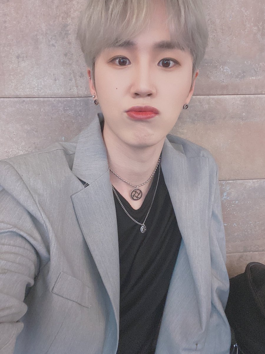 7OC_official's tweet image. [#이솔]

오늘도 행루! 행루가 뭔지 Guess what is that mean😋

#세븐어클락 #영훈