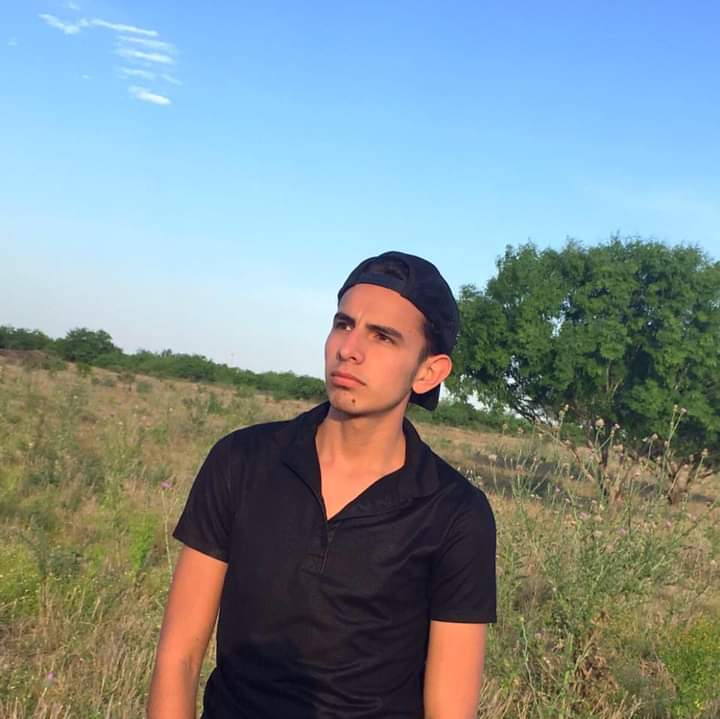 fueradelclosed's tweet photo. 100 RT y subimos el pack de este chavo, es de reynosa y está bien sabroso https://t.co/7HlMtPWH2t