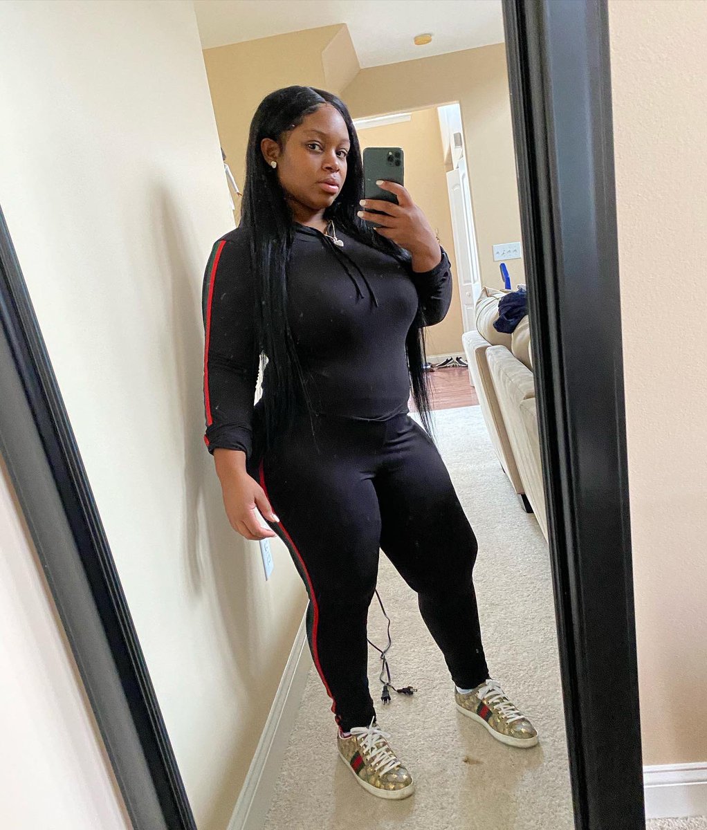 therealeb8's tweet image. Make it make sense 😘