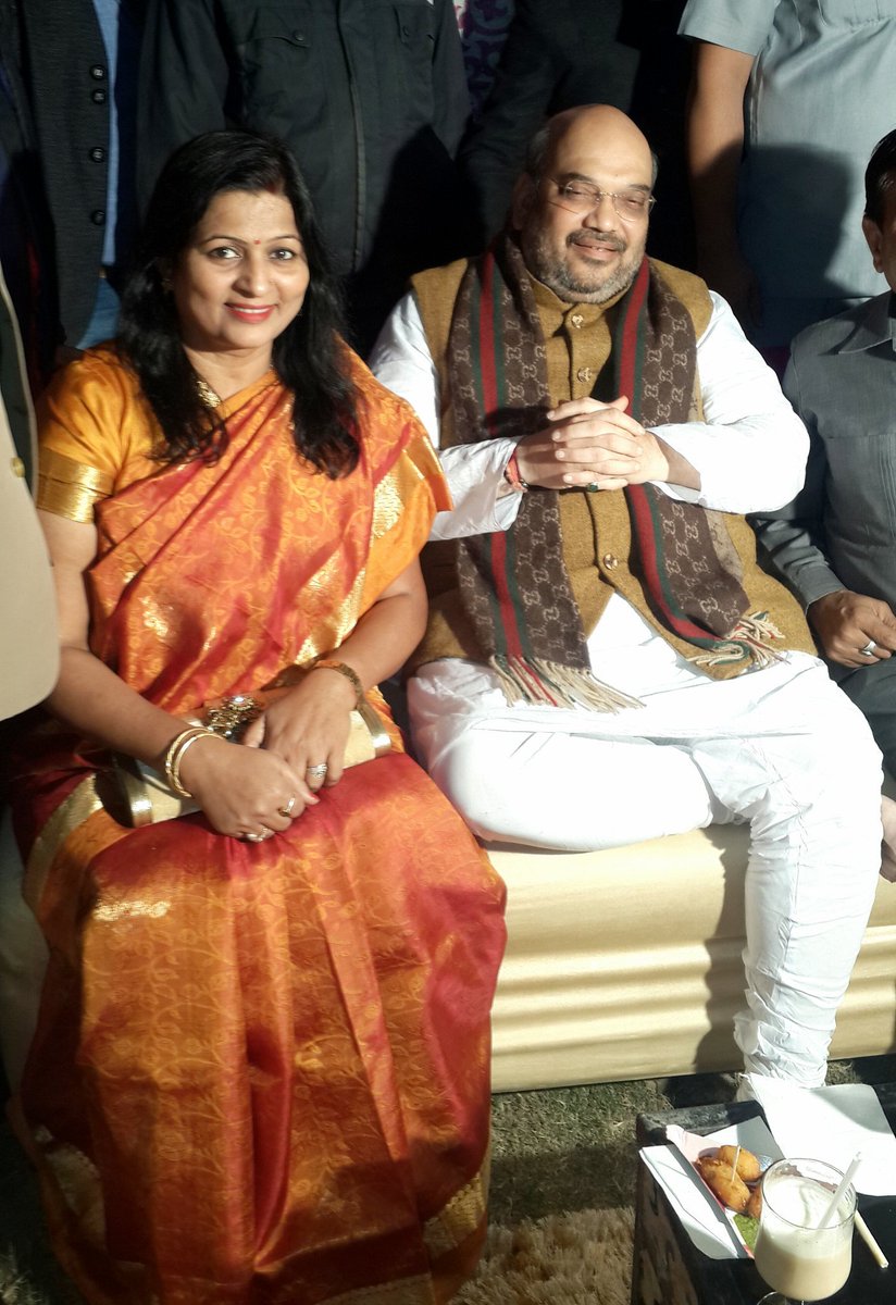 आधुनिक युग के चाणक्य,
कुशल संगठनकर्ता व रणनीतिकार,
<a href="/BJP4India/">BJP</a> के पूर्व राष्ट्रीय अध्यक्ष,
देश के माननीय #गृह_मंत्री
आदरणीय श्री <a href="/AmitShah/">Amit Shah</a> जी को
#जन्मदिन की हार्दिक बधाई व शुभकामनाएँ।🙏

मैं ईश्वर से आपके उत्तम स्वास्थ्य एवं
दीर्घायु होने की मंगलकामना करती हूँ।🙏
#HBDayAmitShah 🎂