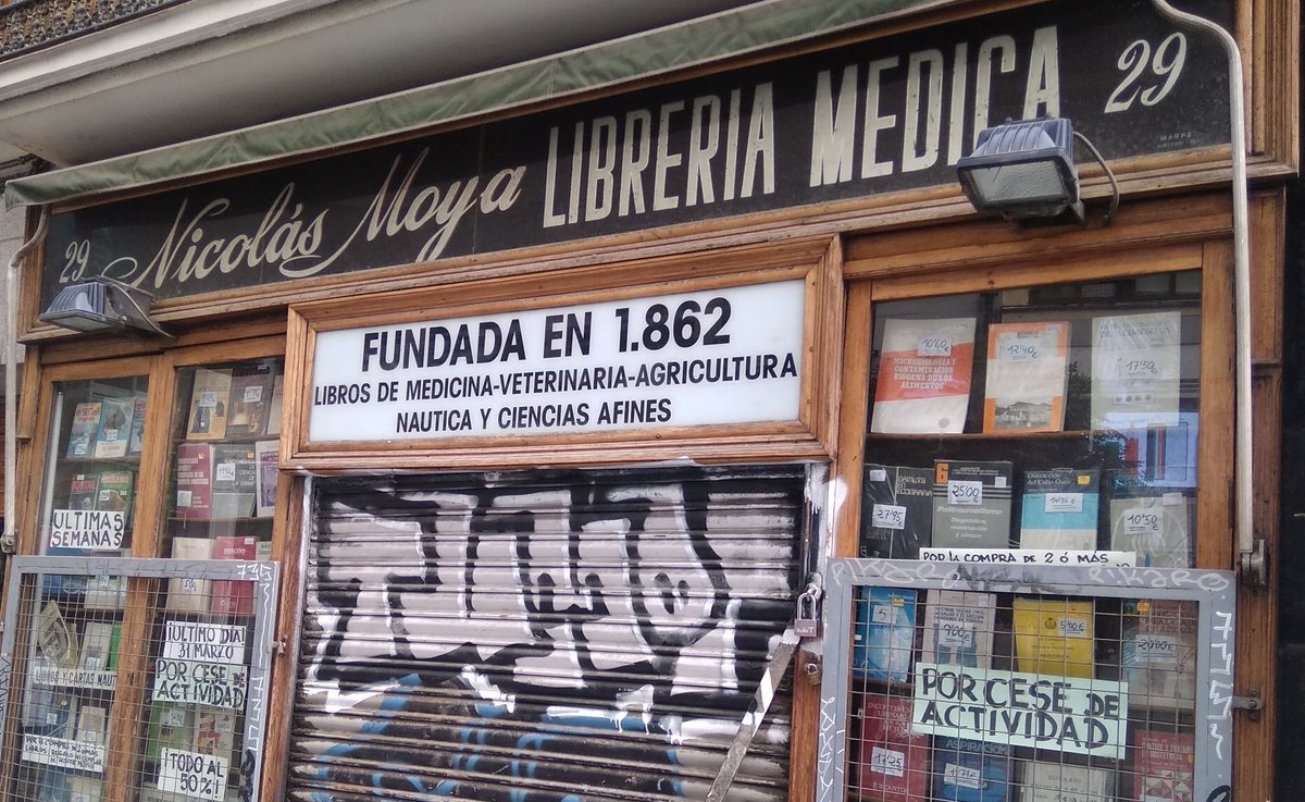 En este local, Santiago Ramón y Cajal revisó las pruebas de imprenta de sus publicaciones y participó en tertulias informales organizadas en la trastienda.En esta serie de artículos repasaremos las principales publicaciones editadas por la Librería Nicolás Moya.
