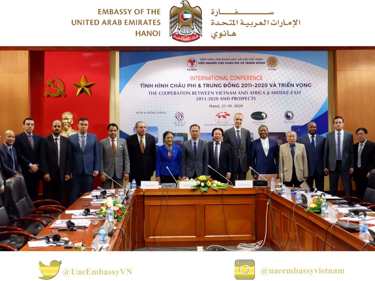 UaeEmbassyVN's tweet photo. شارك سعادة/ عبيد الظاهري، سفير الدولة لدى #فيتنام في مؤتمر " التعاون بين فيتنام وافريقيا والشرق الاوسط ٢٠٢٠-٢٠١١ والآفاق المستقبلية" الذي نظمته الاكاديمية الفيتنامية للعلوم الاجتماعية بالتعاون مع معهد دراسات أفريقيا والشرق الاوسط في #هانوي.
@MoFAICUAE #UAE #Vietnam #VASS #IAMES https://t.co/Nhwocx0gQ0