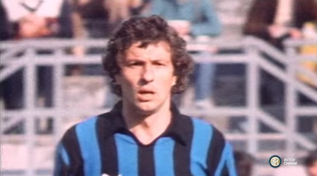 Formigoal's tweet photo. Oggi è il compleanno di Roberto #Mozzini, un solo gol con la maglia dell'#Inter, ma bello pesante, quello decisivo per la vittoria del dodicesimo scudetto https://t.co/GXNL7kM8HO