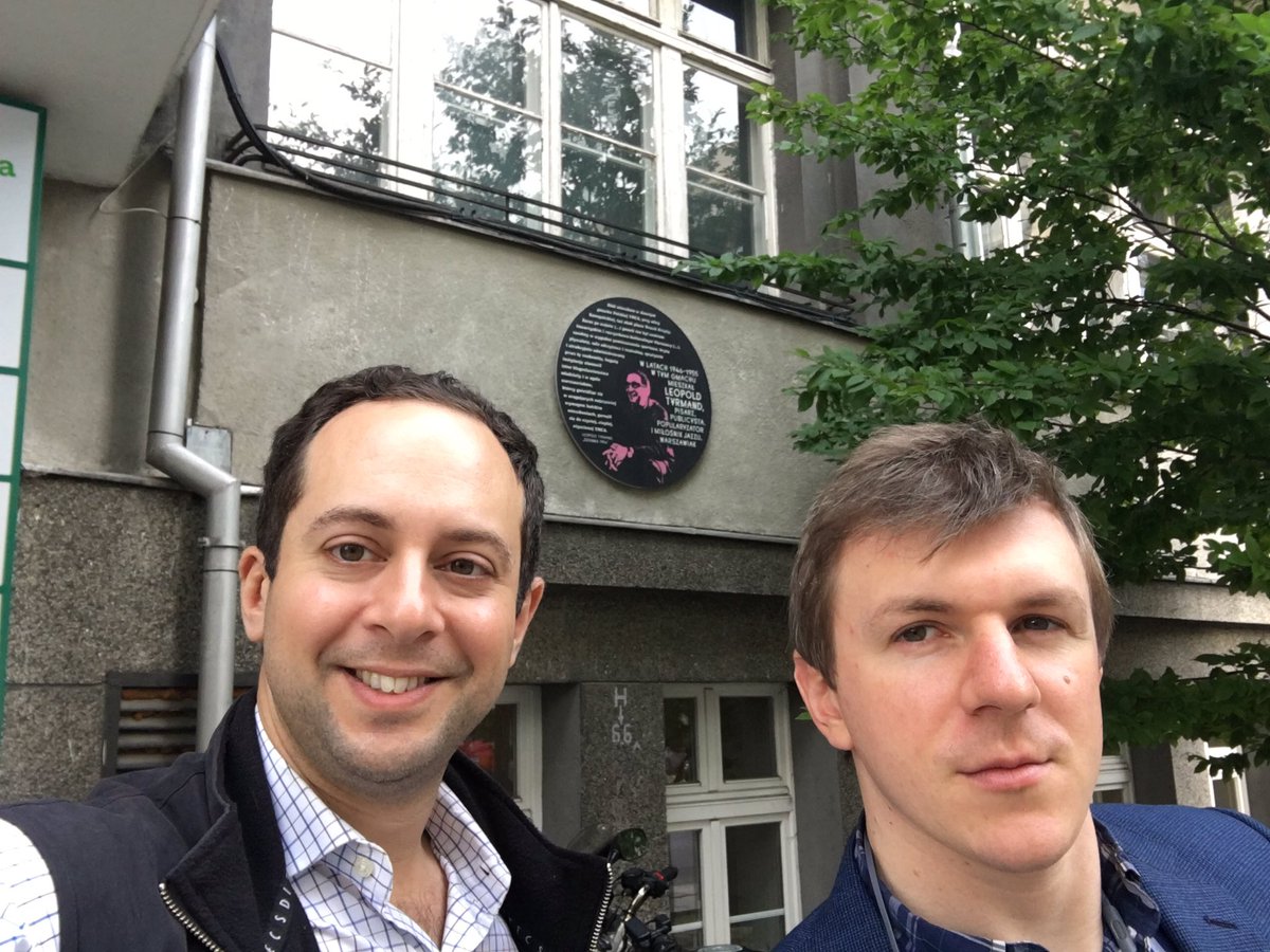 EreaAndrzej's tweet image. Pan #MatthewTyrmand podaje się za dziennikarza śledczego, ale jego współpraca z #RichardOKeefe i #ProjectVeritas pozycjonują go raczej jako partnera w organizacji, która zachowuje się niczym sprywatyzowane służby i posługuje się identycznymi, brudnymi metodami.