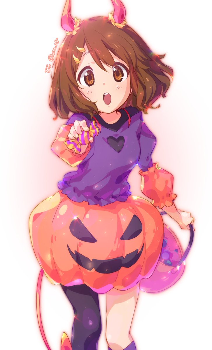 hirasawa yui 1girl solo halloween bucket brown hair food brown eyes halloween  illustration images