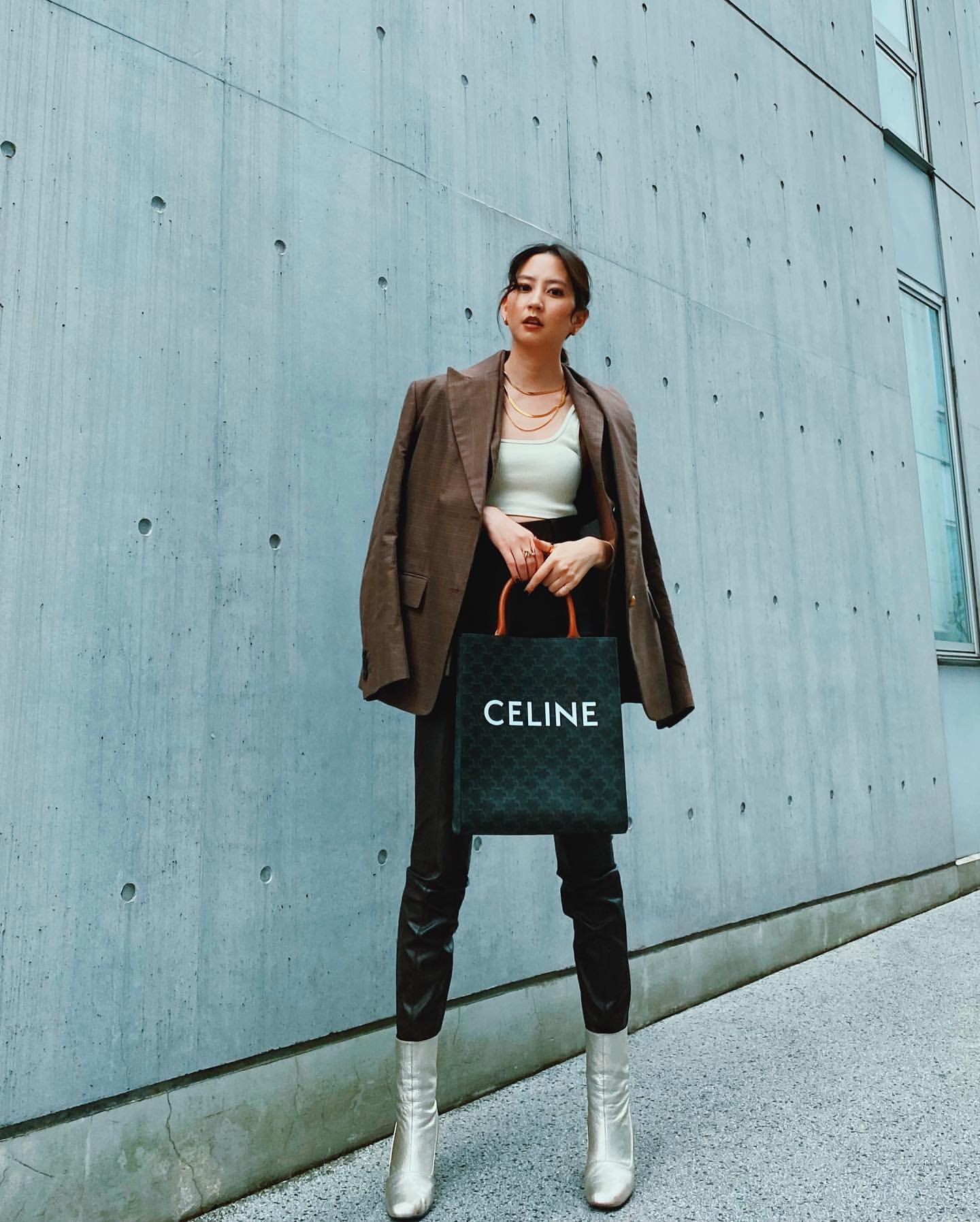 ブーツが好きでたまらない 河北麻友子 シルバーブーツ 河北麻友子 モデル ファッション シルバーブーツ ブーツ T Co Tqqstkic6o Twitter