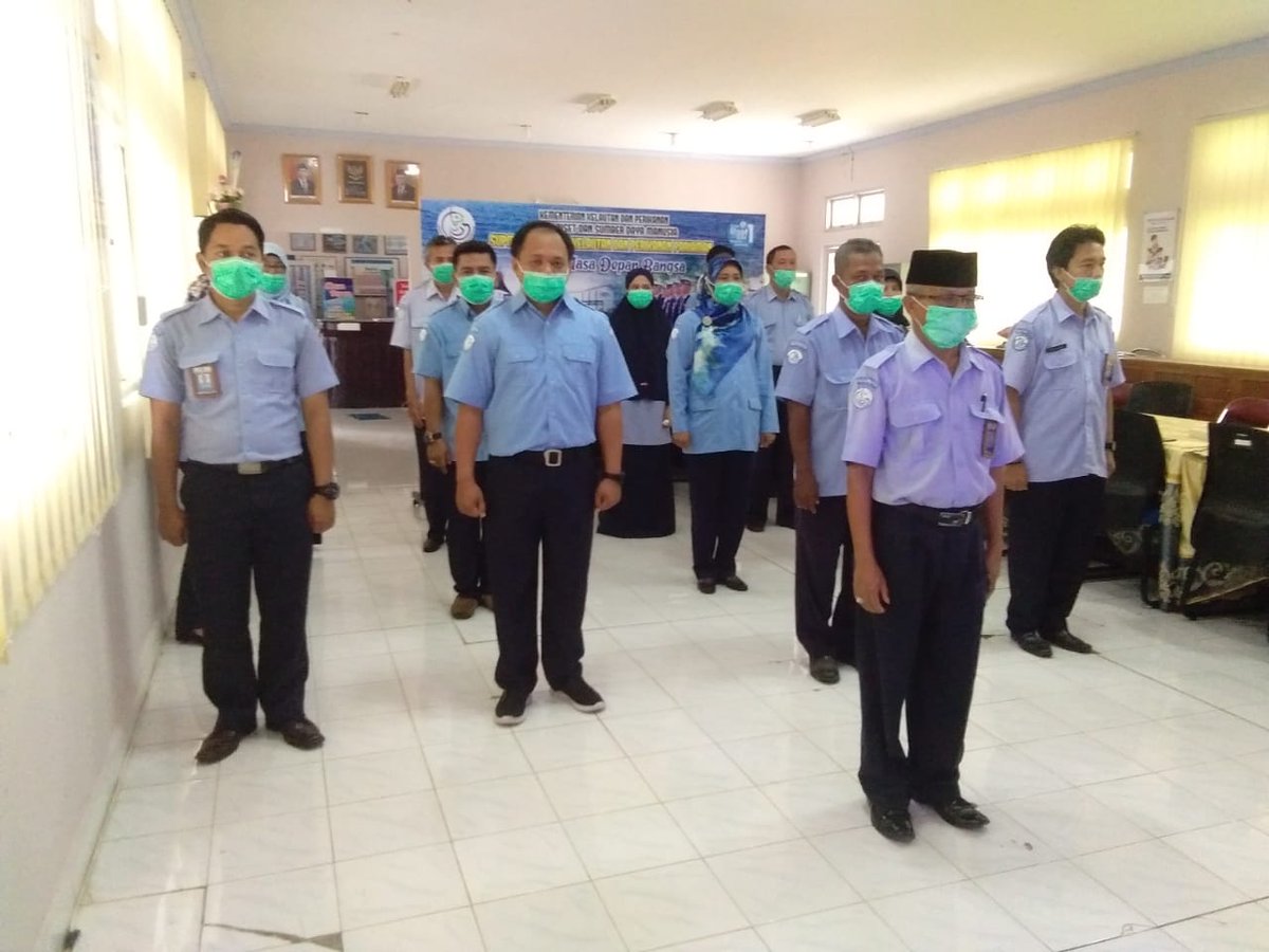 Pelantikan dan Pengambilan Sumpah/Janji Jabatan Fungsional Kementerian Kelautan dan Perikanan melalui Teleconverence.
Supm/Politeknik KP Pariaman
@brsdm_kp <a href="/Pusdik_KP/">BRSDM Pusdik KP</a> <a href="/anileilani/">Ani Leilani</a> <a href="/PoltekKPPrm/">Poltek KP Pariaman</a> <a href="/BeritaKKP/">KKP News</a>