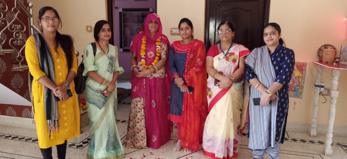 himataram_patel's tweet photo. आज भांडुकलां के नवनिर्वाचित सरपंच श्रीमती बबिना जी कंवर और समाजसेवी श्री पप्पुसिंह जी उदावत से उसके घर पर शिष्टाचार भेंट की। इस दौरान उनसे स्कूल के विकास और #SMILEProgram पर चर्चा की।
#gups_katarda_luni_jodhpur https://t.co/PrnCmGept1