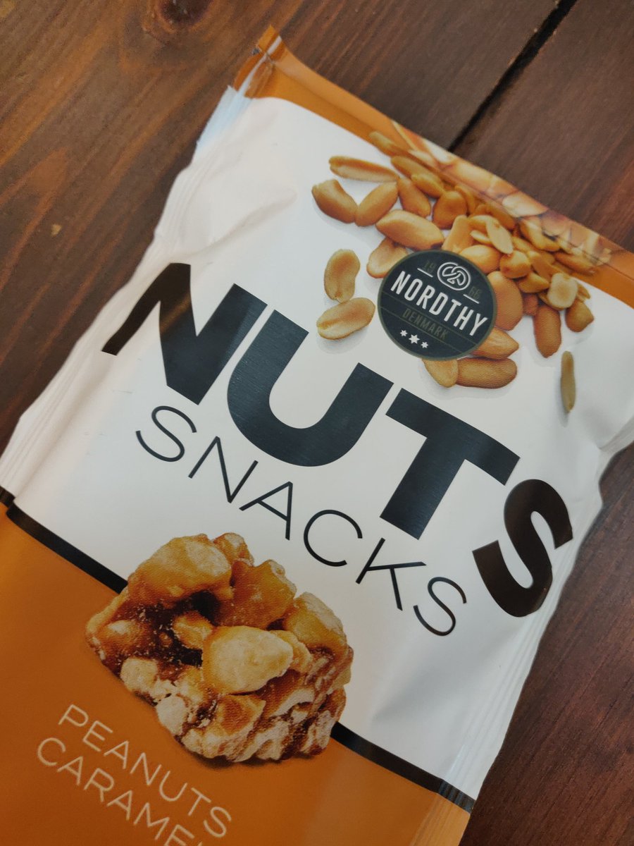 t_wittenburg's tweet photo. Hvis jeg stod for branding af det har produkt, ville jeg fokusere mere på, at det er en pose med nødder.
#NutSacks #iringerbare https://t.co/pCEExLxuVa
