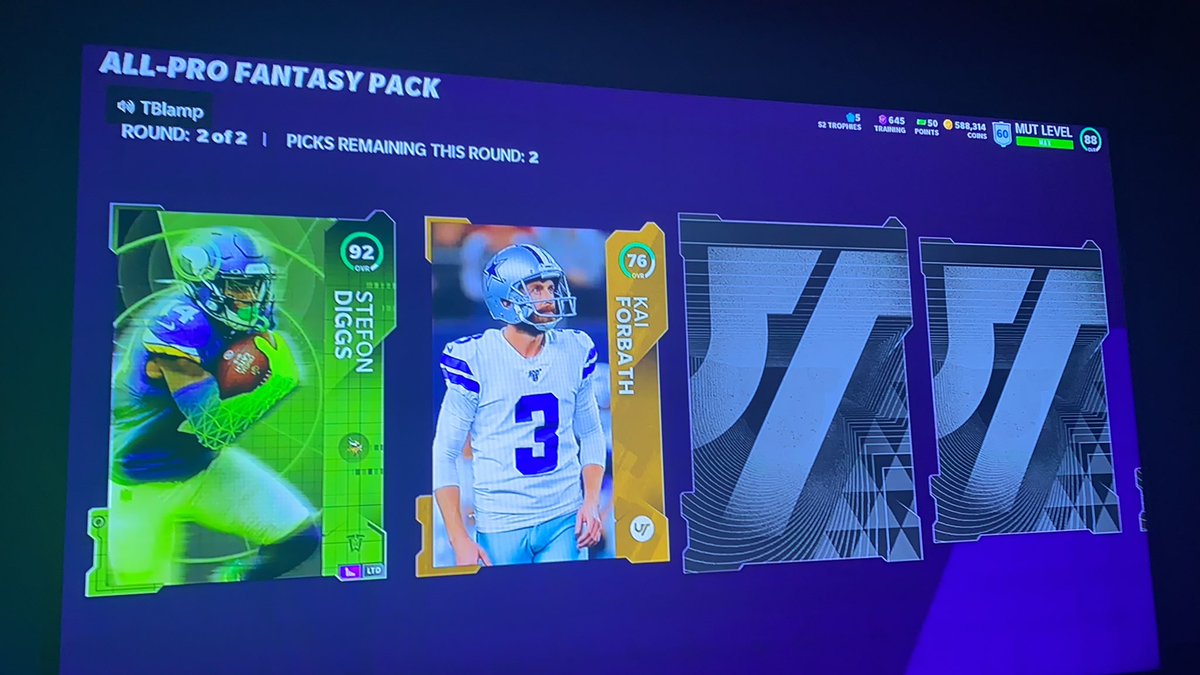 tryhardszn's tweet photo. @Zirksee Pulled this Gem out of my random all pro fantasy pack! #zirkluck https://t.co/pZ0w53ea7d