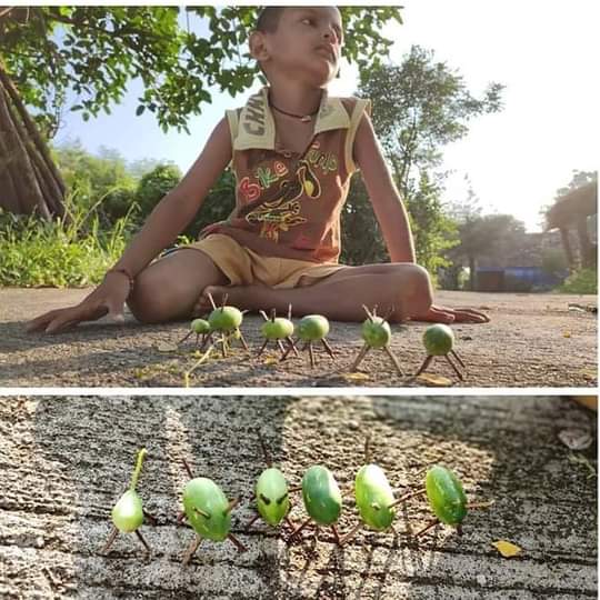 होती है जरूरत अमीर के बच्चो को “खिलौनों” की,
आदिवासी के बच्चे तो कही भी खुशियाँ तलाश लेते है।
•
•
•
•
#TheAdivasistheAboriginesofIndia
#Primitive
#aboriginalexplorerss
#YesWeAreIndigenous
#Proud2BIndigenous
#native #nativepride #indigenous #indigenousunited #indigenousunity