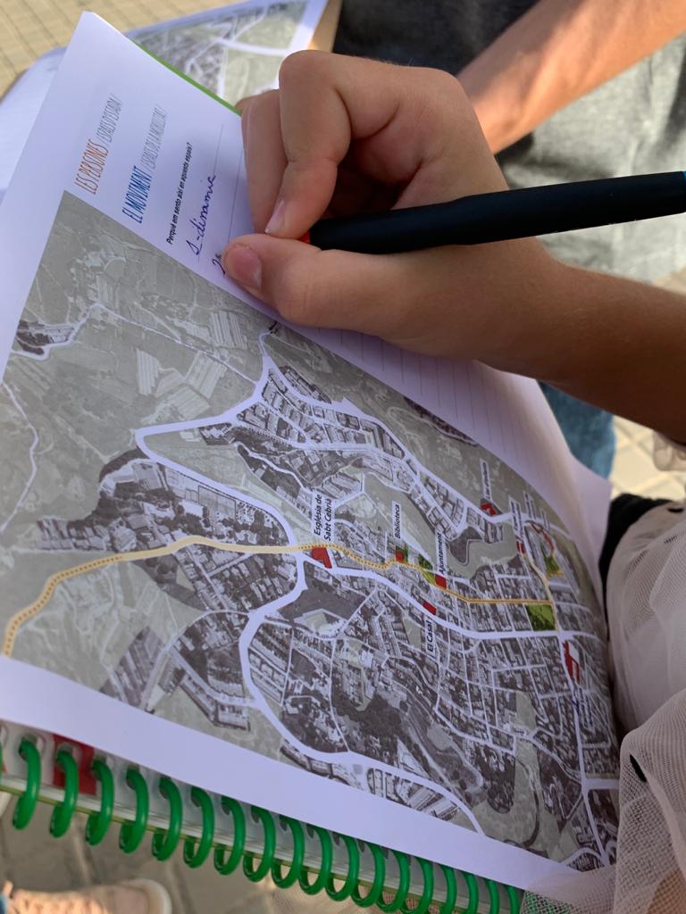 Urbanins_'s tweet photo. Després de 8 mesos, ahir vam tornar a gaudir del Consell d'infants de #Tiana i del projecte dels Camins de la Infància. Amb distàncies, mascaretes... Però ha valgut la pena! https://t.co/fHXHkfCNoQ