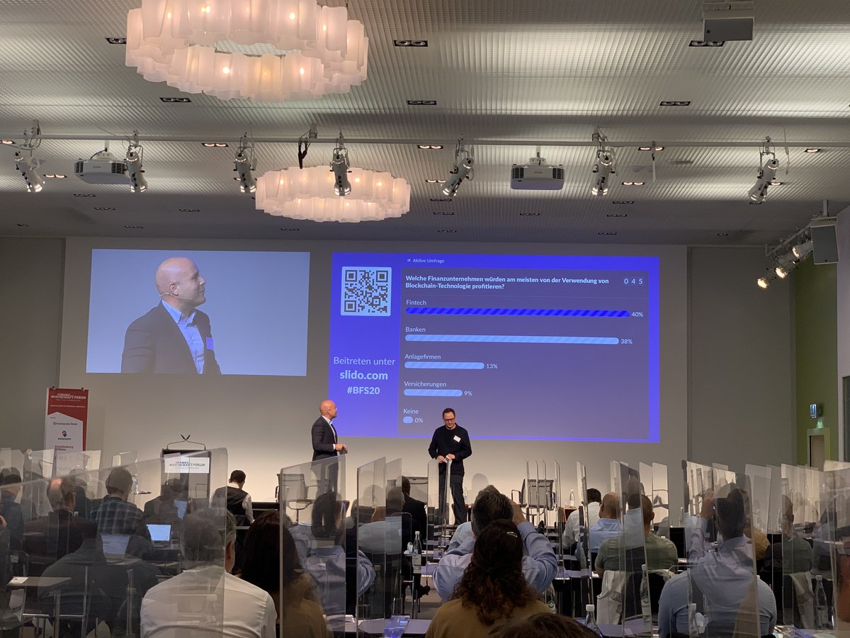 RogerDarin's tweet photo. An einer Umfrage unter Finanzprofis denkt keiner der Anwesenden, dass niemand von Blockchain Technologie profitiert. Fintechs und Banken auf der Gewinnerseite. 

#FuWforum  #bfs20 https://t.co/97GnL1t5Ie