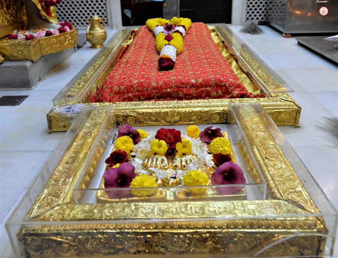 SSSTShirdi's tweet photo. *श्री साईबाबा संस्थान विश्वस्तव्यवस्था,शिर्डी*
  *गुरुवार दि.२२ ऑक्टोबर २०२०*
     *🛕माध्यान्ह आरती🛕* https://t.co/znsq1FZJCQ