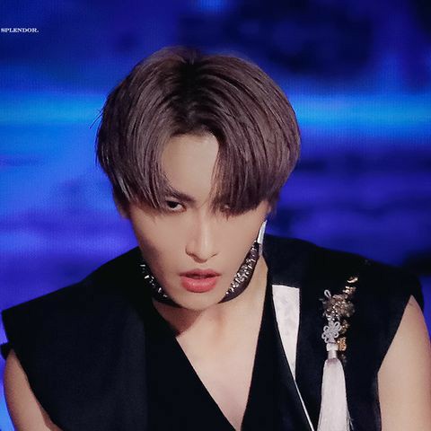 Seonghwa radiating Psycho energyA thread for us weirdos that find Dark vibes extremely HOT #ateez    #seonghwa  @ATEEZofficial