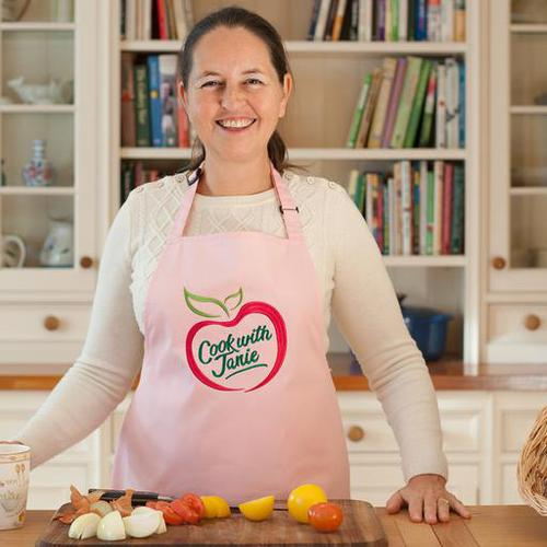 ⭐️ ThermoVention Presenter Profile:

Janie Turner - Thermomix expert and author U.K. - Janie will teach you how to perfect rice and milling spices in your TM plus she will be giving away some of her cookbooks

👉🏽Click here: thermovention-2020.heysummit.com/?sc=zi6ZwAQL&a…