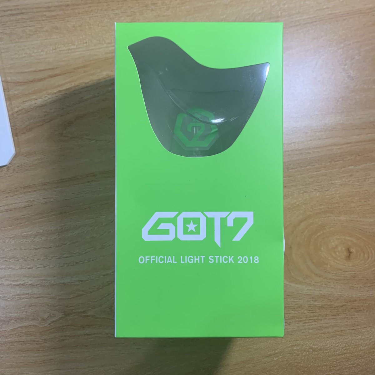 kngmnhimnida's tweet photo. wts got7 ph ahgabong 

php1700
- i believe this is ver. 2? got it from gmarket!
- never used, mostly kept in box
- batteries included
- box a little dented and manufacturing defects on the light stick, dm for more pics! 😊 https://t.co/rgEiLPiHQs