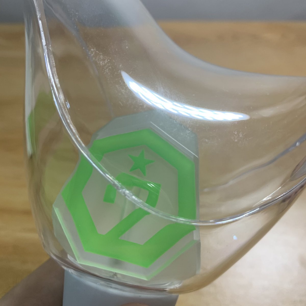 kngmnhimnida's tweet photo. wts got7 ph ahgabong 

php1700
- i believe this is ver. 2? got it from gmarket!
- never used, mostly kept in box
- batteries included
- box a little dented and manufacturing defects on the light stick, dm for more pics! 😊 https://t.co/rgEiLPiHQs