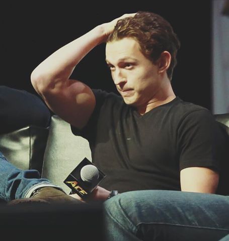 TOM AND HIS ARMS : A THREAD