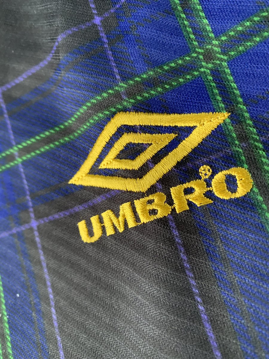 Umbro were Scotland’s kit supplier until 2000. This was the first time ever they’d used navy shorts instead of white for the home kit (excluding one-off change and alternate strips)