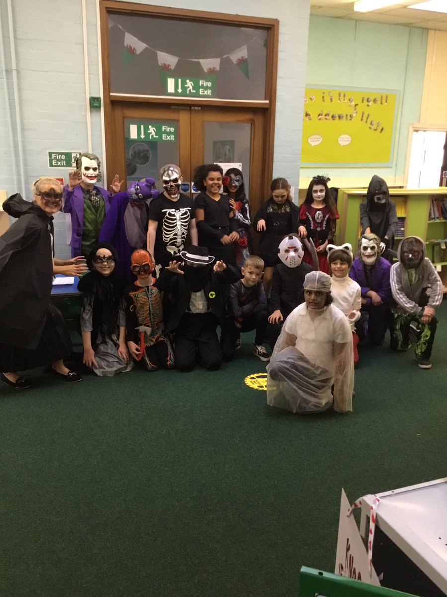 Springwood_Prm's tweet image. #springHarlech look amazing today all dressed up ready for their Halloween party.🎃💀☠️