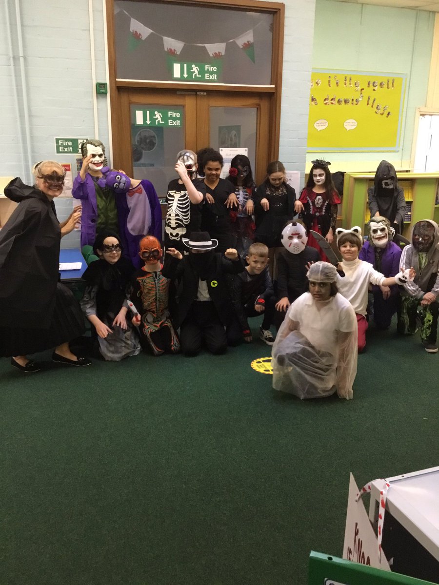 Springwood_Prm's tweet image. #springHarlech look amazing today all dressed up ready for their Halloween party.🎃💀☠️