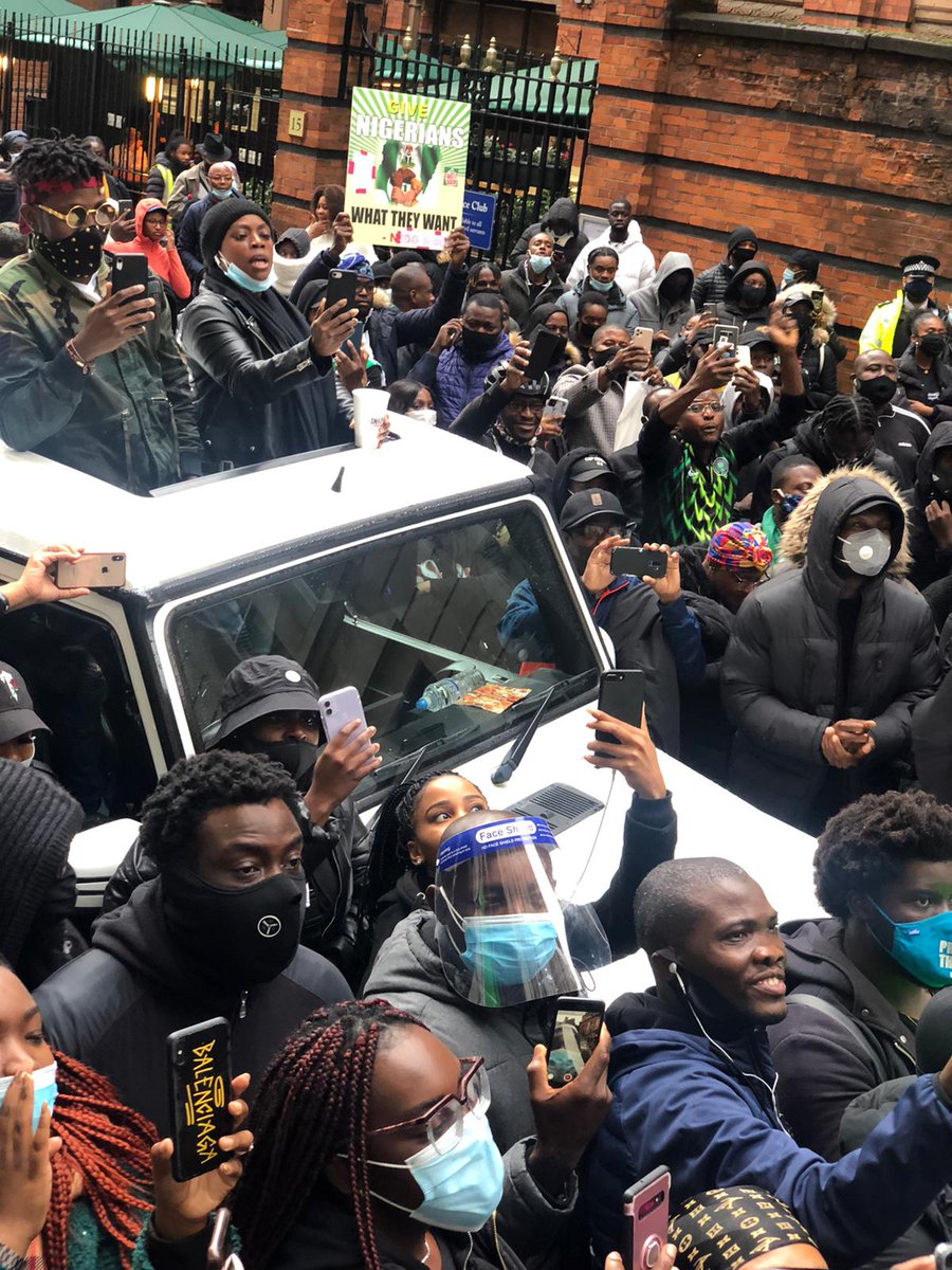 channelstv's tweet image. Nigerians in UK took to the streets in protest over the killing of #EndSARS protesters at the Lekki toll gate on Tuesday night
#Nigeria #LekkiGenocide