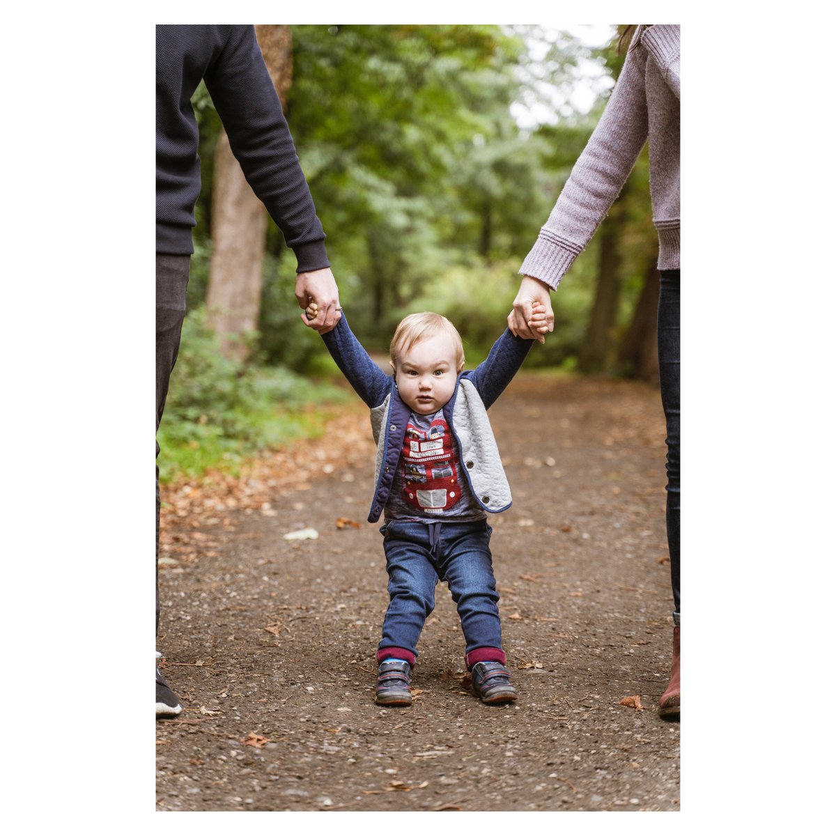 So many great clients these last few weeks at @essensistudios
So busy in fact we had to stop for a sandwich break when on location at @LythamHall 🤣
.
#familyphoto #portraiture #portraitphotographer #manchesterphotographer #locationshoot #photostudio #photographer https://t.co/IyYYAV1Fve