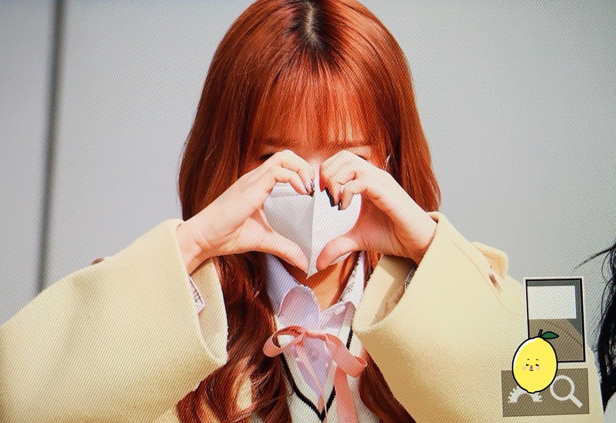 lemonade471's tweet photo. 201022 #최유정 #위키미키 #WEKIMEKI 

지걱쟝이... 김레몽 .... 울와깅이 넘 보고싶었어 ㅠㅠㅠㅠㅠㅠ https://t.co/ILdsK6o5Sn