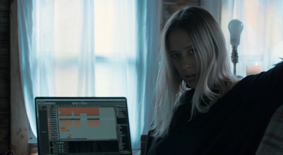 eliandfur's tweet photo. Can’t wait for you to hear the track we have done with ⁦@CamelPhat⁩ 😝💡 #nextweek #camelphat #NewMusic https://t.co/H1u5PVvedn