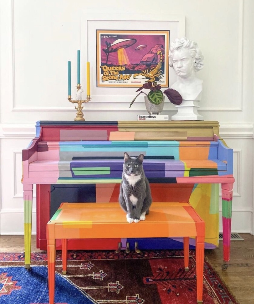 SoChic2014's tweet photo. First of all....get rid of what piano???  Lol. Give her life....give her color!  Who would dare?  🖐️ 

Repost via @home_ec_op    - major color inspo fandom! ❤️❤️❤️

#colormakesitfun #upcycle #pianoreno https://t.co/0fV0QDssF5