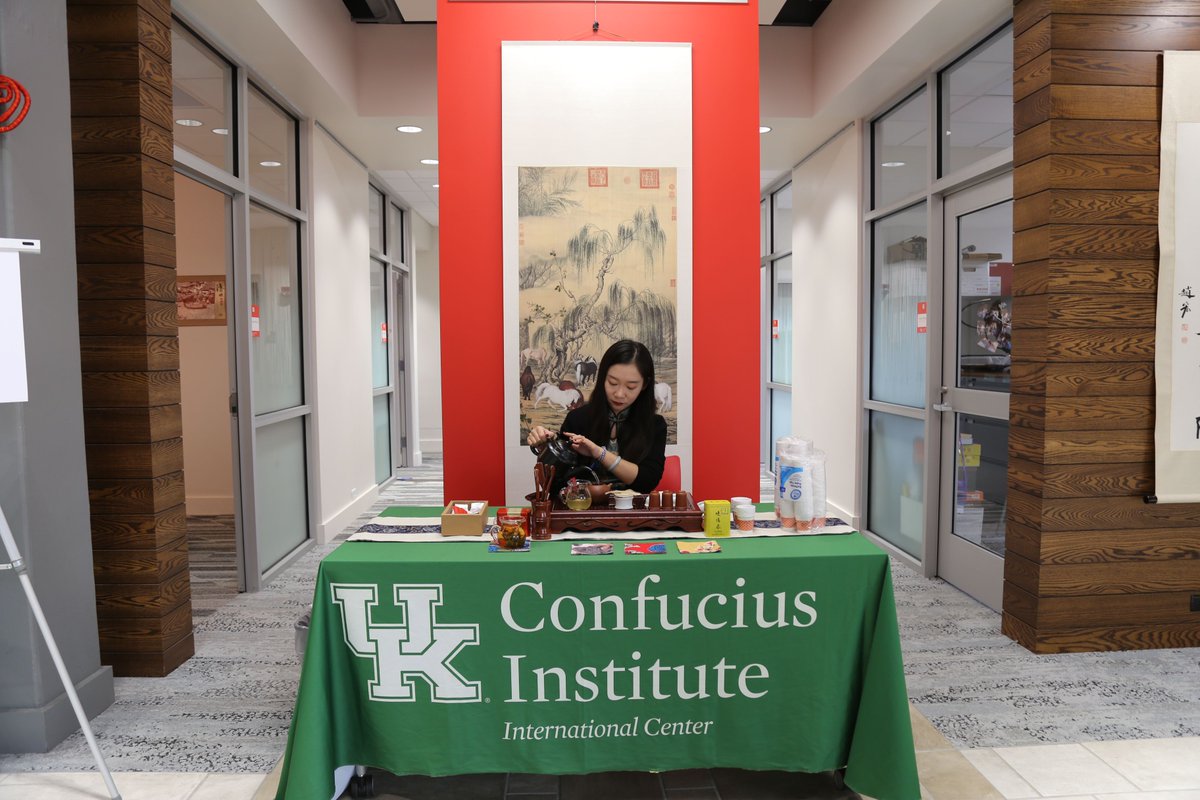 UKConfucius's tweet photo. #tbt to last year's Student Open House! Our offices are feeling especially empty this school year, but if we all continue to do our part to #ProtectRespect and #MaskUp, things can and will return to normal 💙 https://t.co/YbmhTLk9vF