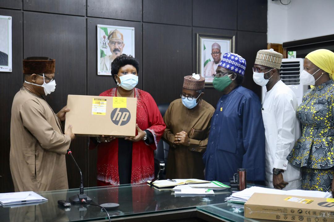 5/ nor converted by anyone, we made sure our intended beneficiaries got everything directly.No Audio Donations. Videos on my FB/Insta We also provided Technical Support and Equipment to Public Institutions like the NCDC  @NCDCgov and the Federal Ministry of Health  @Fmohnigeria