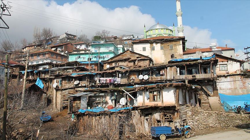 Manisa’nın Kargınışıklar Mahallesi’nde ahşap ve kerpiçten yapılan evler, dikkat çeken mimarisiyle fotoğraf tutkunlarının ortak buluşma noktası oldu.
Haberin devamı için: https://t.co/SU8fcTkUcK
#manisa #fotoğraf #otantikevler #sanat https://t.co/FCwR4EjVHP
