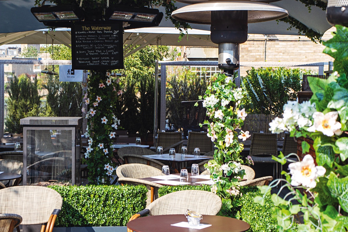 “The industry has had enough of all these restrictions now – either close us down and compensate us or let us get on with it.” 

<a href="/louisawalters/">Louisa Walters</a> of <a href="/RestaurantClubX/">The Restaurant Club Card</a> speaks to owners of numerous eateries about implications of #Tier2 for business:

jewishnews.timesofisrael.com/how-restaurant…