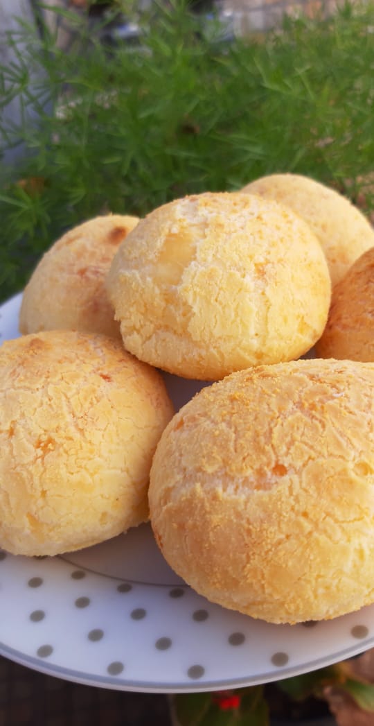 Paodequeijocan1's tweet photo. Olha só que delícia está esperando por você hoje !! Crocante por fora , macio por dentro , muito queijo e  muito saboroso!!! Peça já ! 
#paodequeijo #Food #minasgerais #bhfood #queijo #canastra #comidaboa https://t.co/sELPFOgtFh