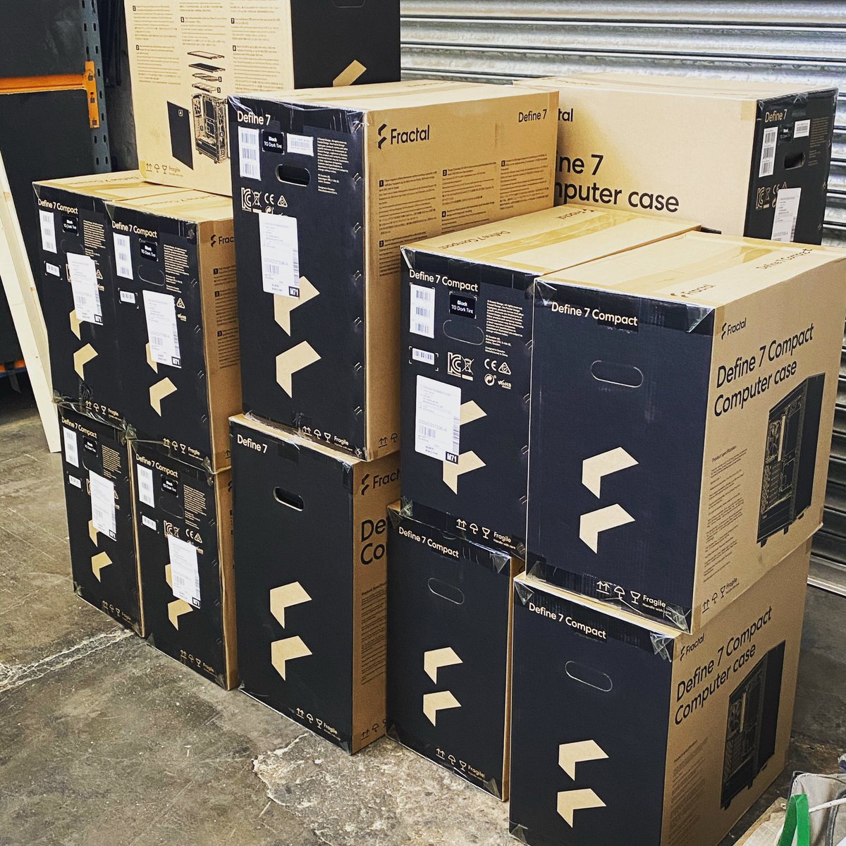 When dem orders keep rolling in and we need to order a palette worth of cases to keep up with the demand! Gotta love those fractal design cases though. My personal favourite TBH.