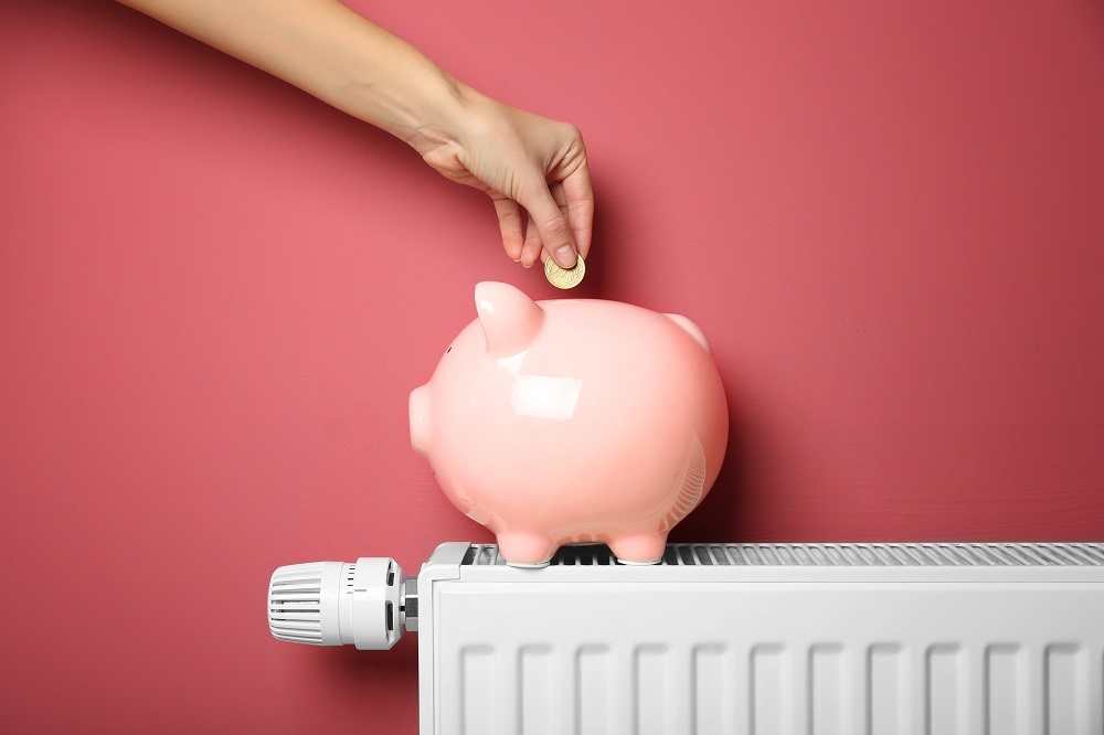 ChichesterDC's tweet photo. Could you be entitled to £140 towards the cost of heating your home?

If you are on a low income, then the Government’s Warm Home Discount could save you £140 off your electric bill. 1/2 https://t.co/HFpAGh3yl1