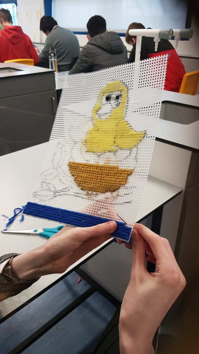 CBCTransitionYr's tweet photo. The tapestry project in TY is coming along great, well done all... It's a lovely mindful project and will make a gorgeous wall hanging eventually with each students contribution one part of the whole #Teamwork #creativity https://t.co/FFbpSdKXoP