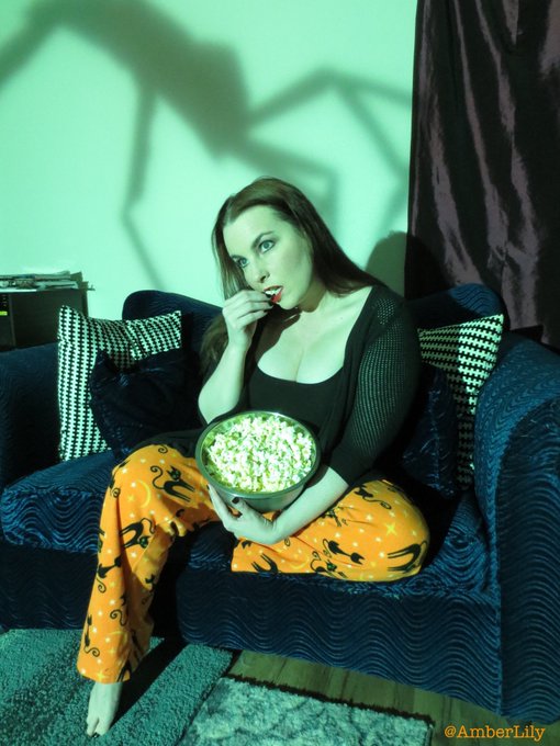 Amber Lily’s pics and videos