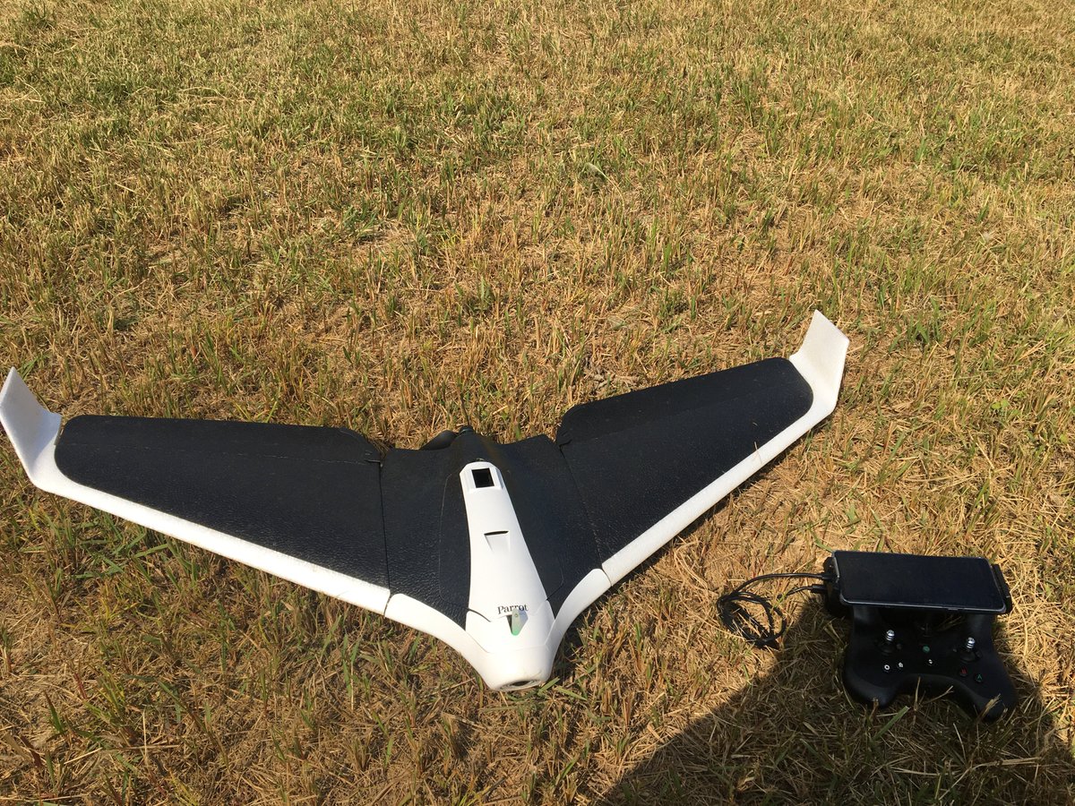 AwesomeTech2018's tweet image. Last weekend was all about flying a Parrot DISCO PRO AG drone.
@Parrot 
#parrotdiscoproag #fixedwingdrone #parrotdrone #droneflyingexperience #droneoftheday