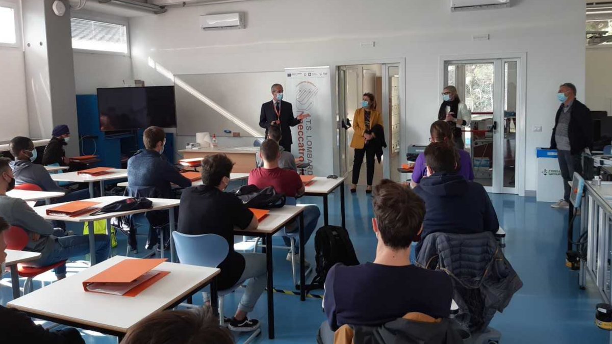 ITS #Meccatronica: al via il terzo biennio.
▶️▶️Il laboratorio Territoriale per l’Occupabilità a #Lonato ha ospitato ieri la giornata inaugurale del 3° biennio di corso che vede iscritti 24 studenti.
▶️▶️Tutta la news: https://t.co/LYaNTX1jsa https://t.co/QvhQN3KeGS